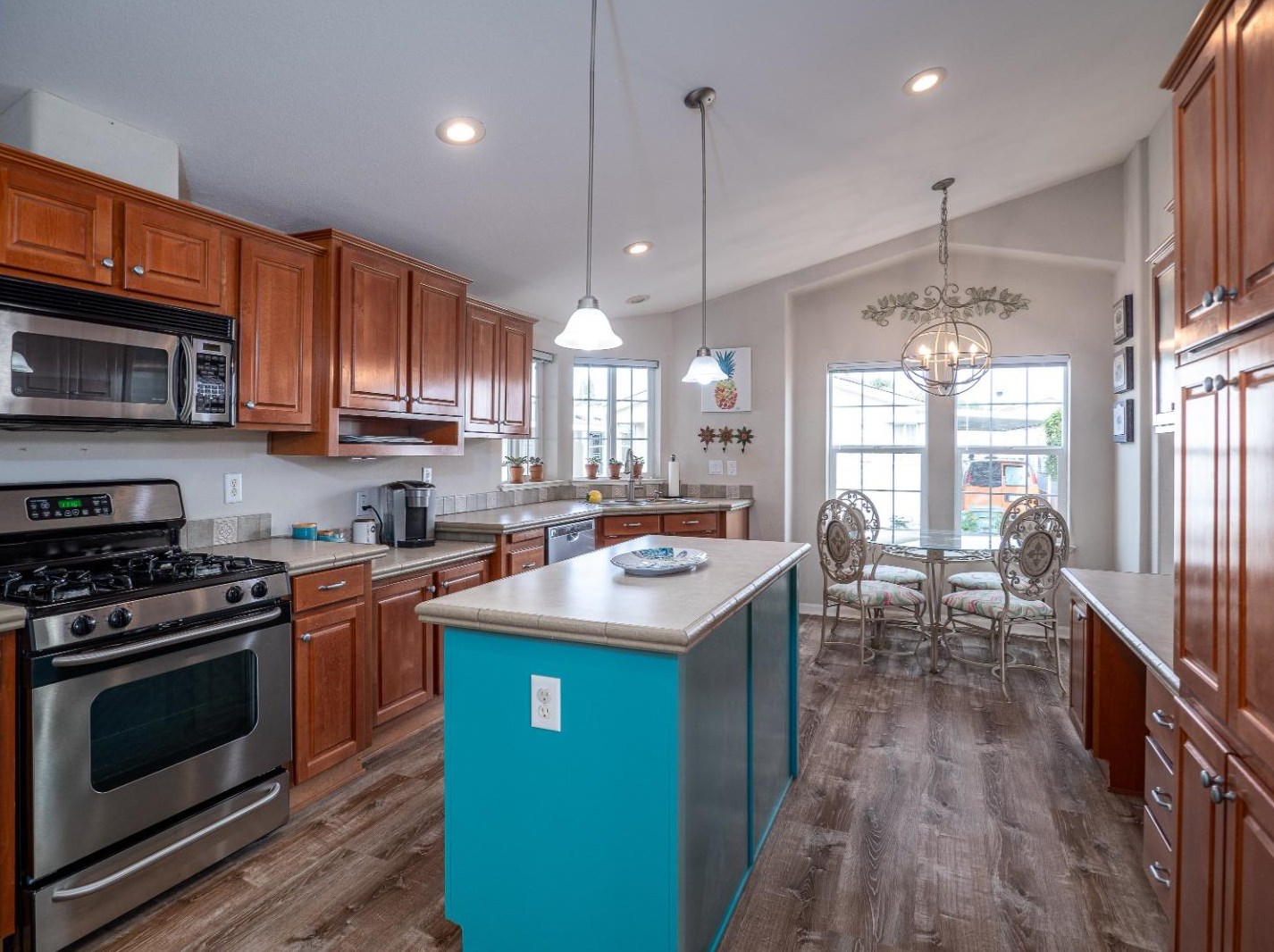 500 W 10th St 115, Gilroy, CA 95020
