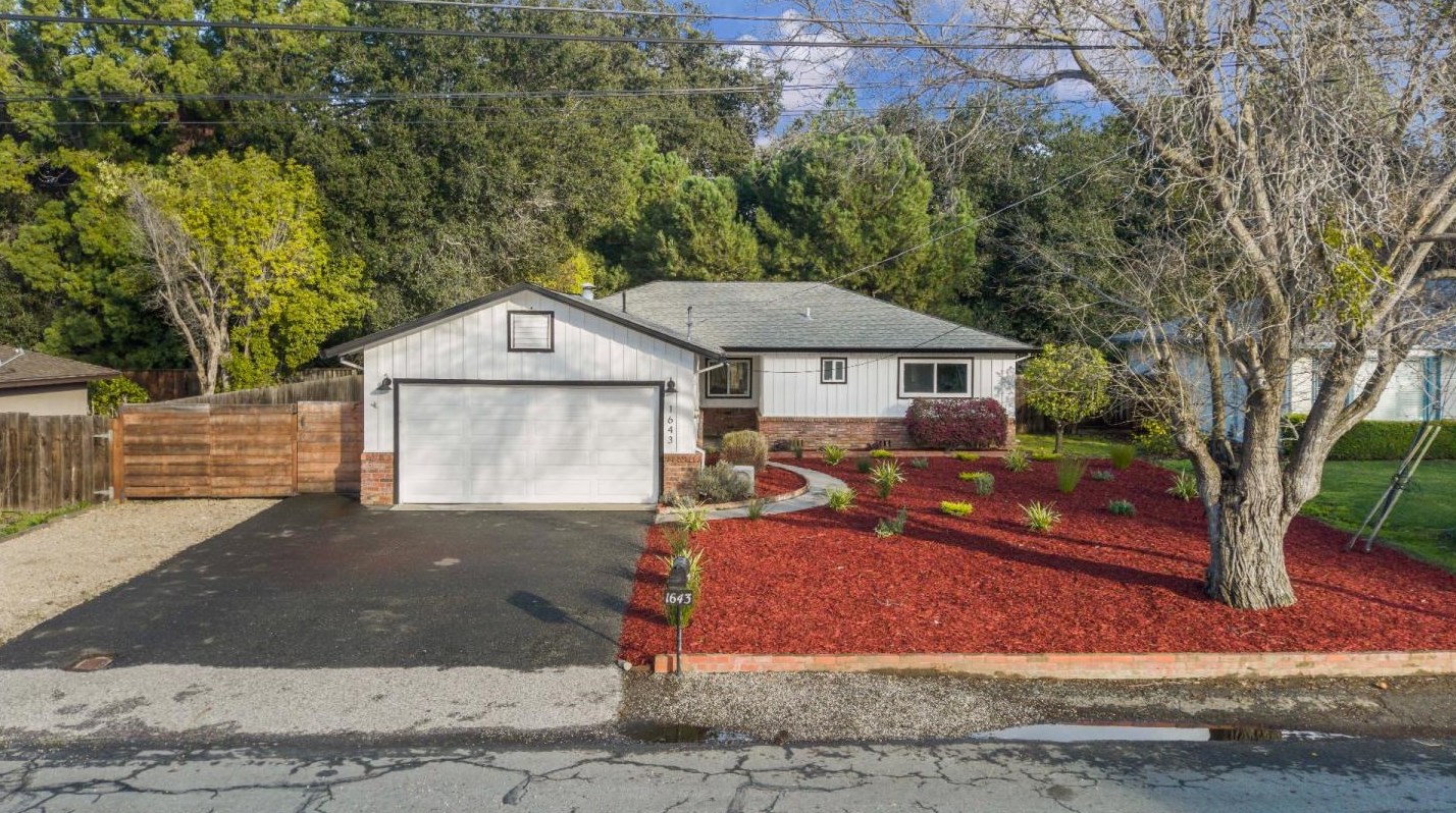 1643 Christina Dr, Los Altos, CA 94024-6245