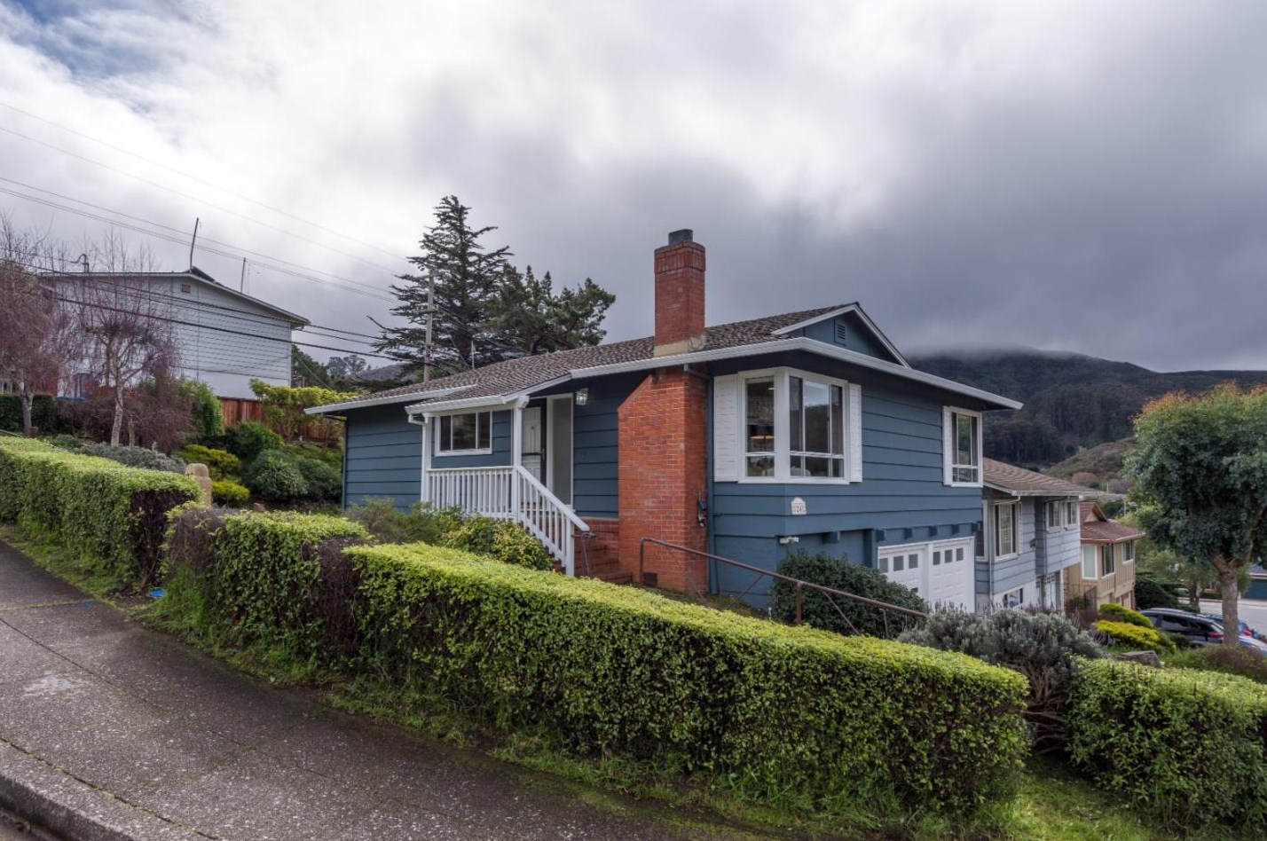 1241 Sheila Ln, Pacifica, CA 94044