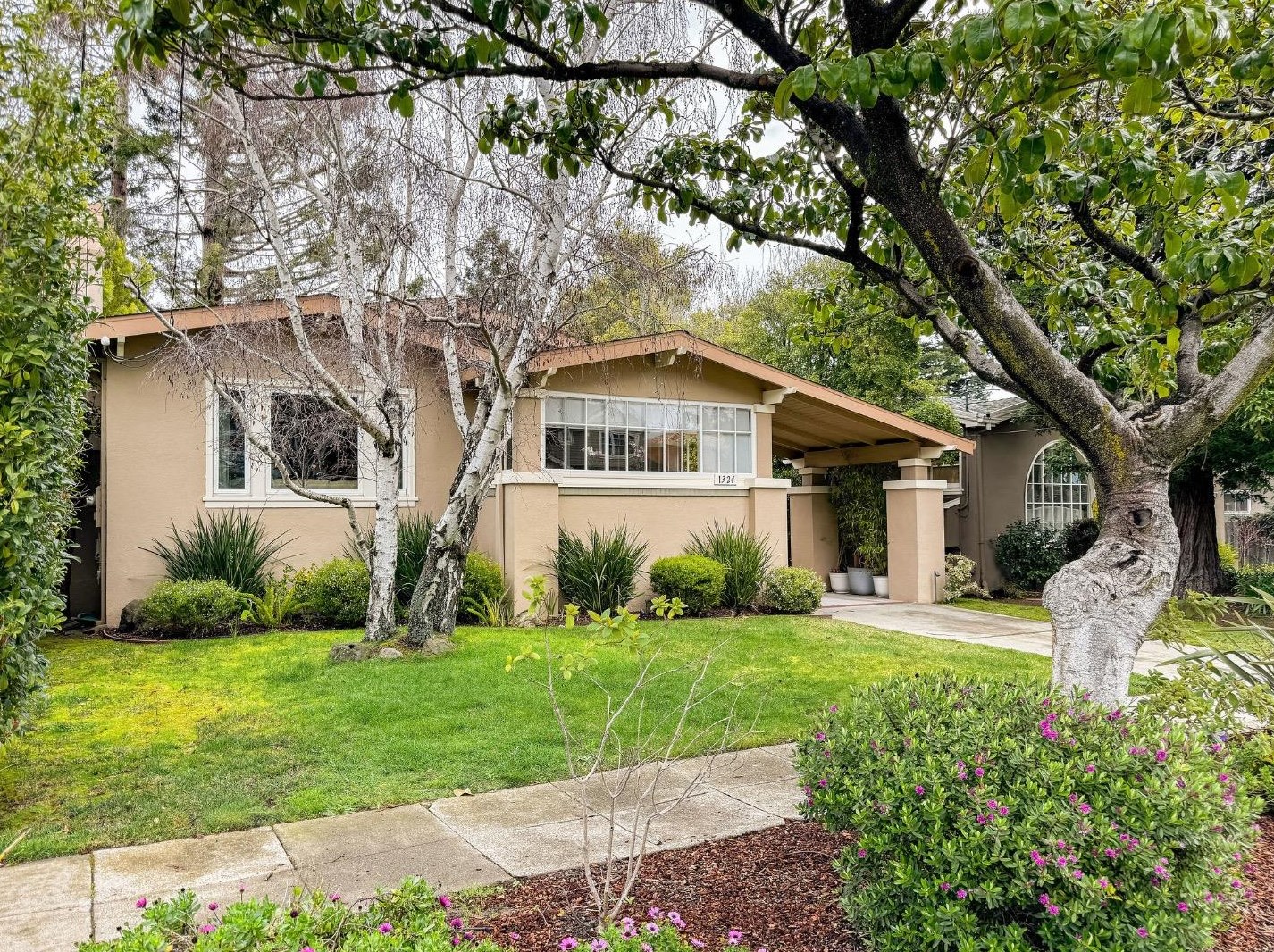 1324 Paloma Ave, Burlingame, CA 94010