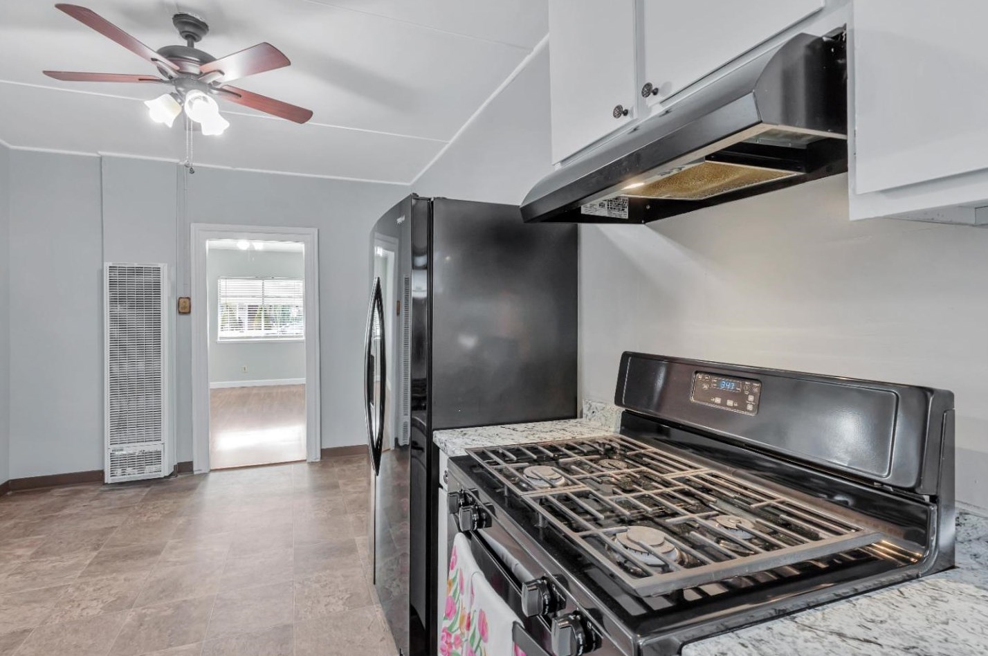 1023 Victoria St, Hollister CA  95023-4847 exterior