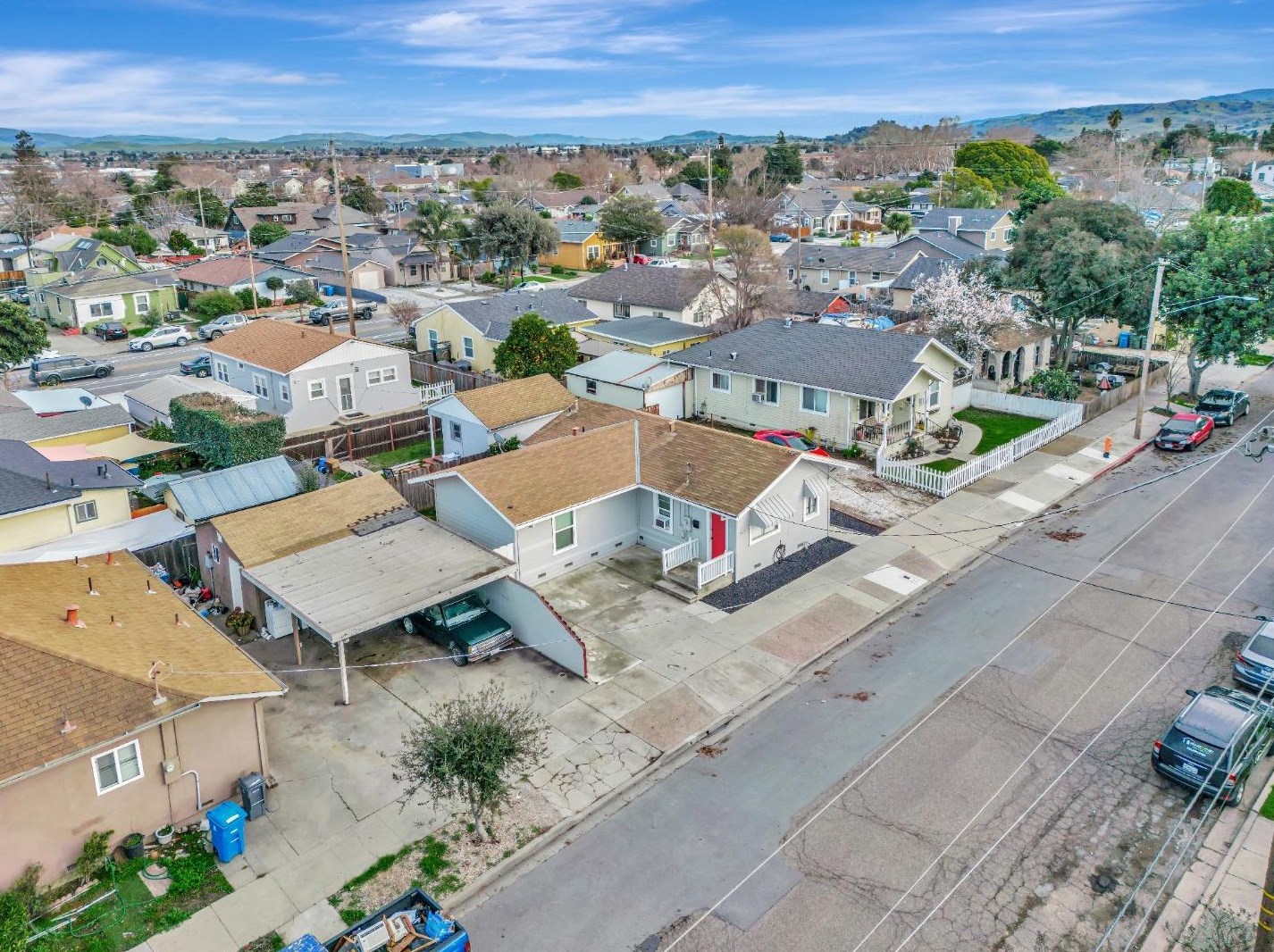 1023 Victoria St, Hollister CA  95023-4847 exterior