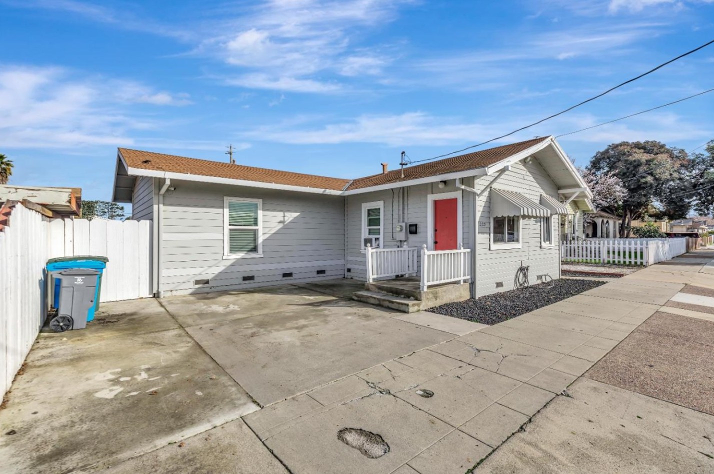 1023 Victoria St, Hollister, CA 95023