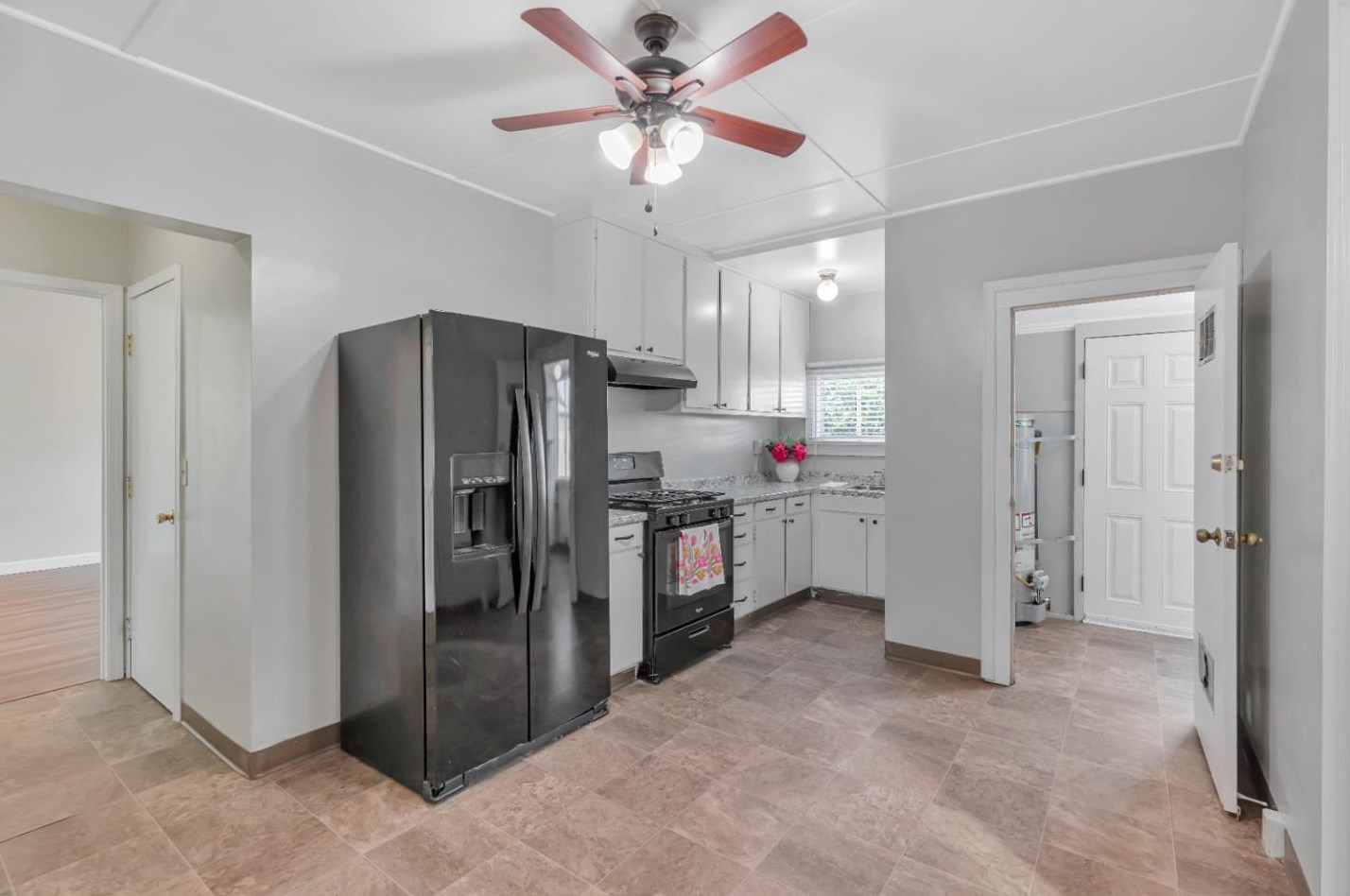 1023 Victoria St, Hollister CA  95023-4847 exterior