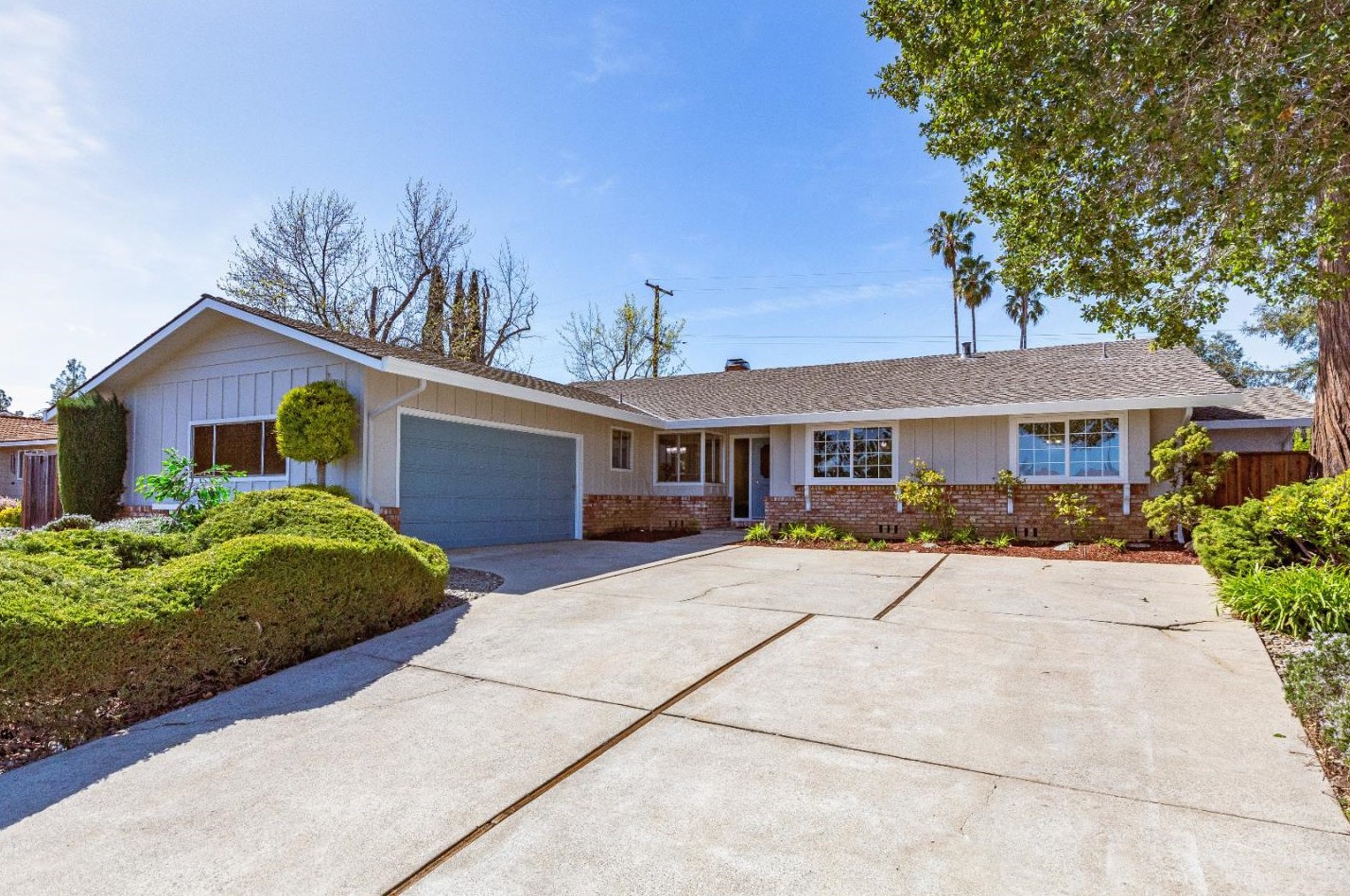 12201 Viewoak Dr, Saratoga, CA 95070-3234