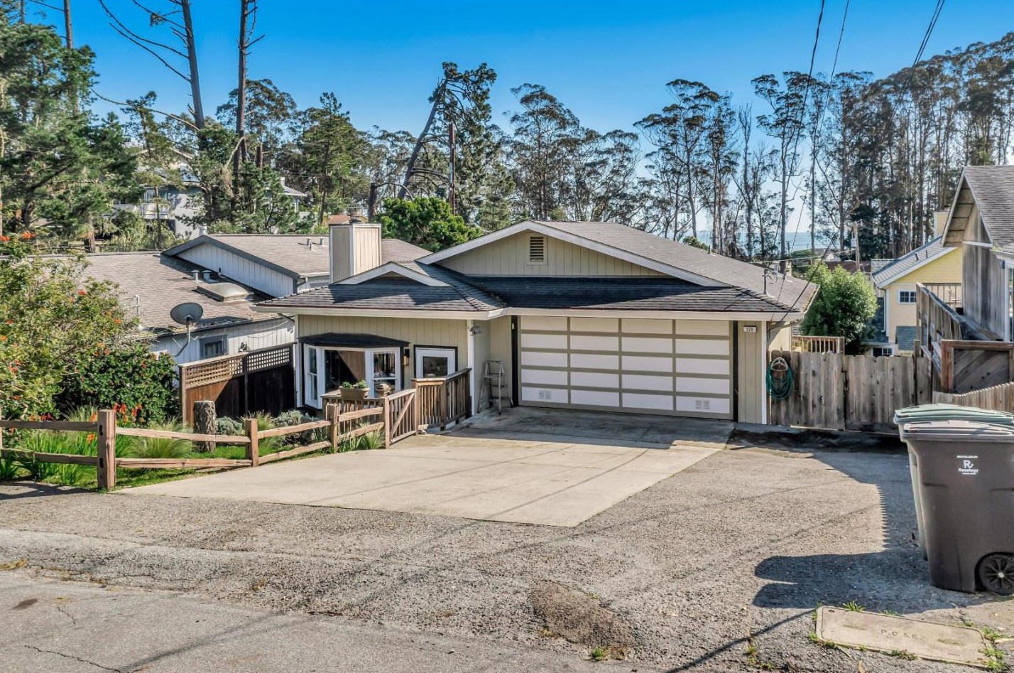 378 Francisco St, El Granada, CA 94018