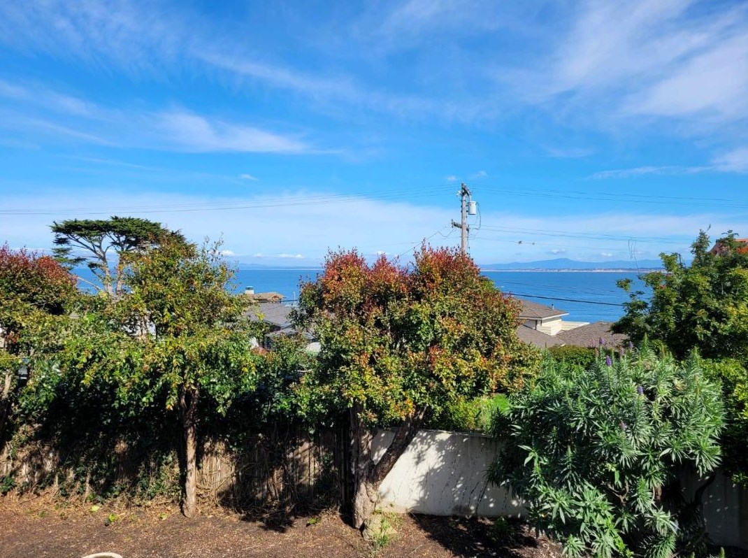 910 Del Monte Blvd, Del Monte Park CA  93950-2112 exterior