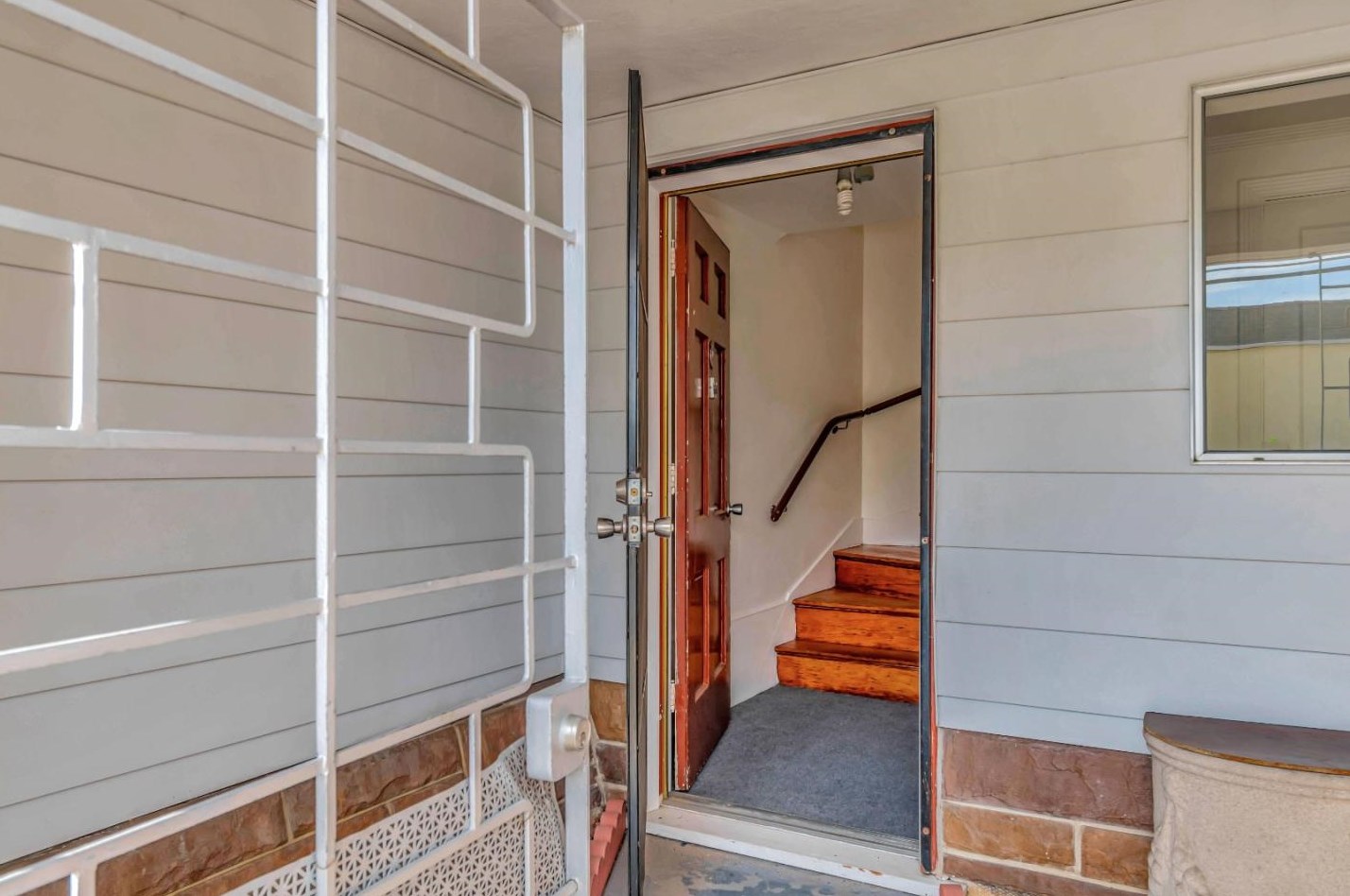 1508 Visitacion Ave, San Francisco, CA 94134-2725