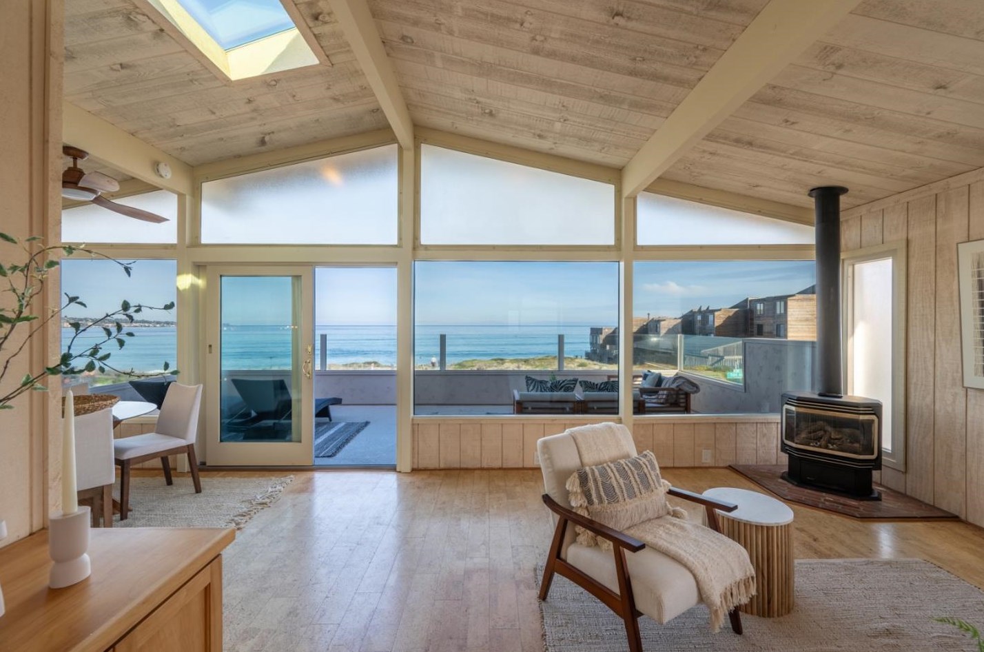 150 Tide Ave, Monterey, CA 93940