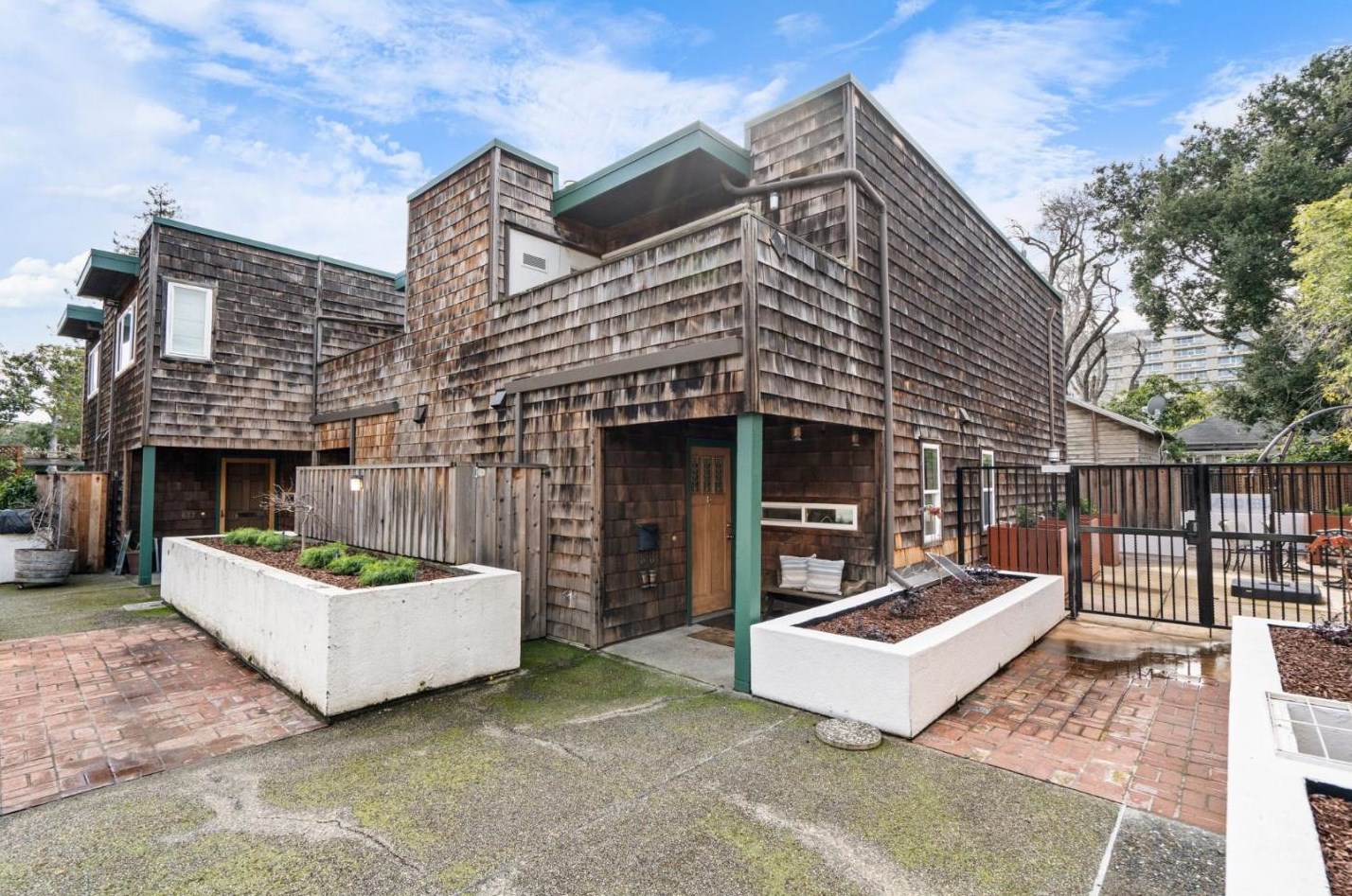631 Forest Ave, Palo Alto, CA 94301