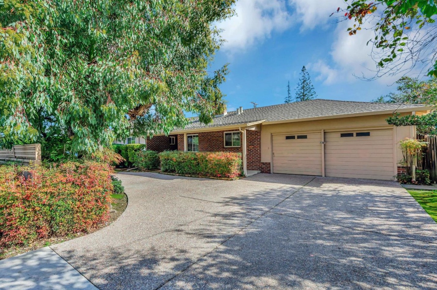 1781 Santa Cruz Ave, Menlo Park CA 94025-6136 exterior