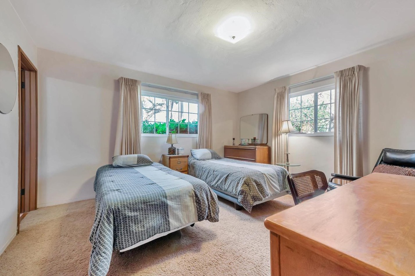 1781 Santa Cruz Ave, Menlo Park CA 94025-6136 exterior