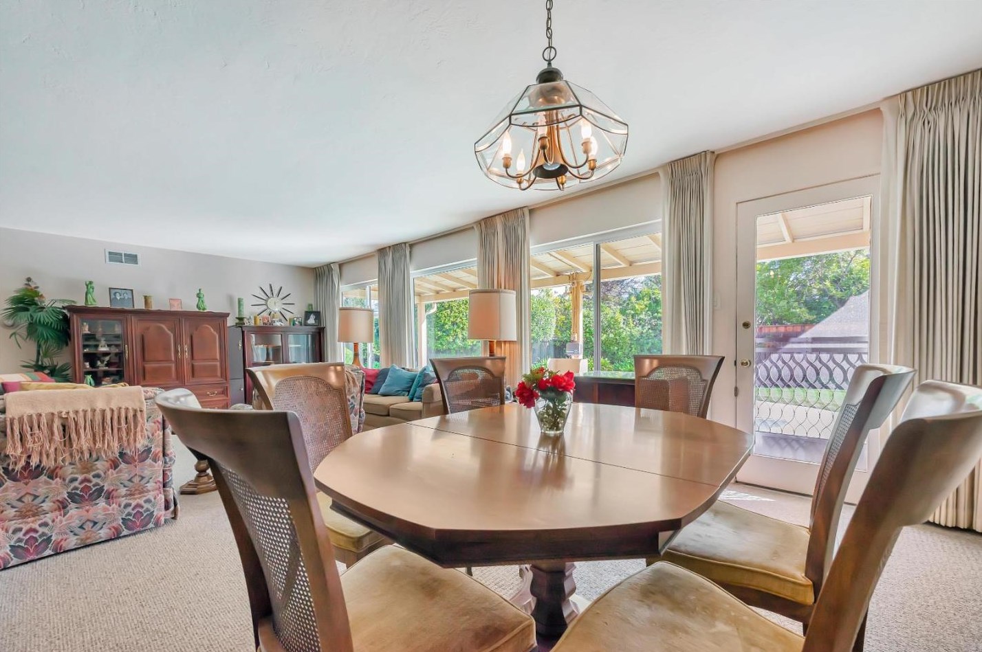 1781 Santa Cruz Ave, Menlo Park CA 94025-6136 exterior