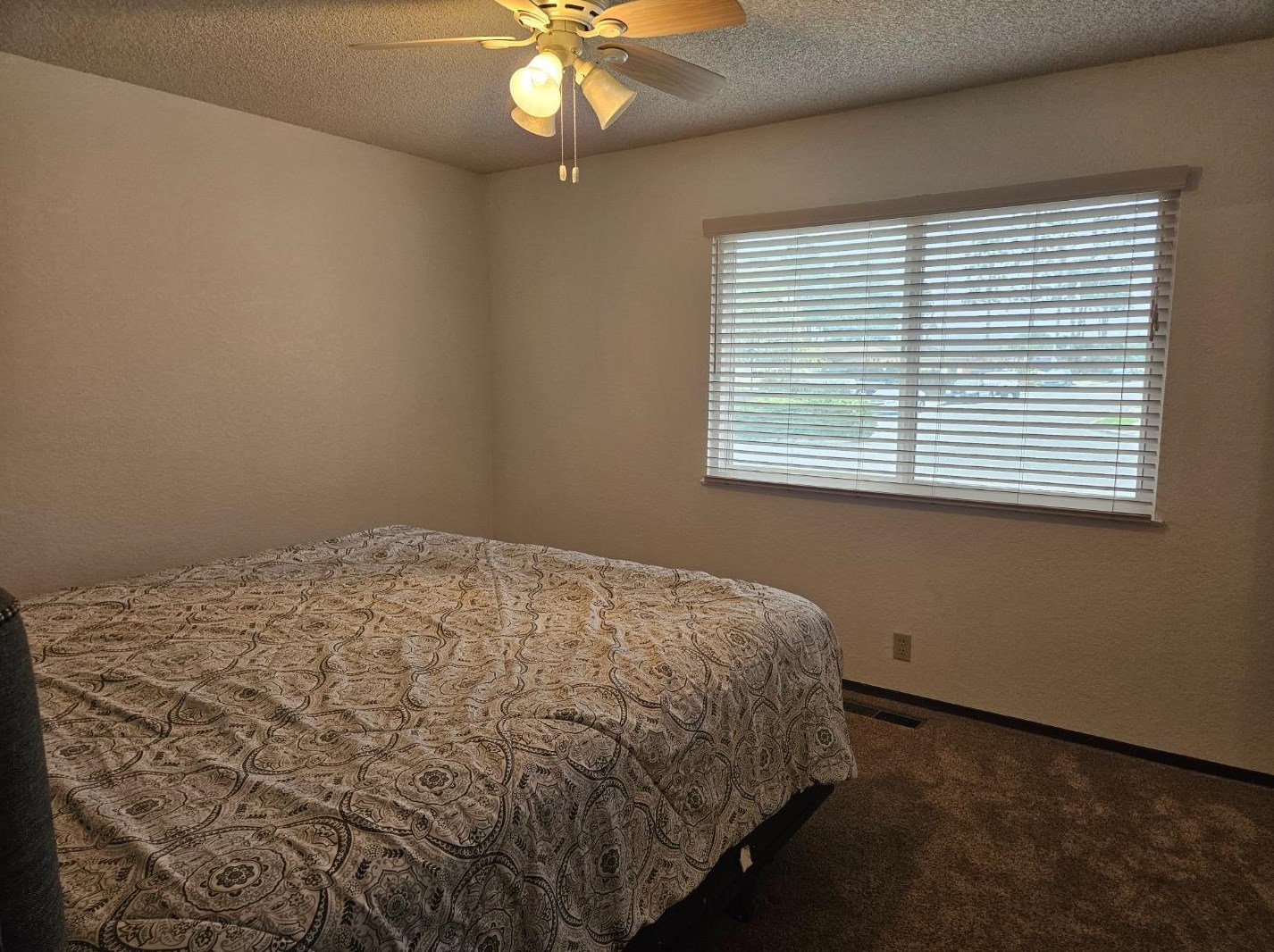 1051 Greenwood Pl, Salinas CA  93901-1813 exterior