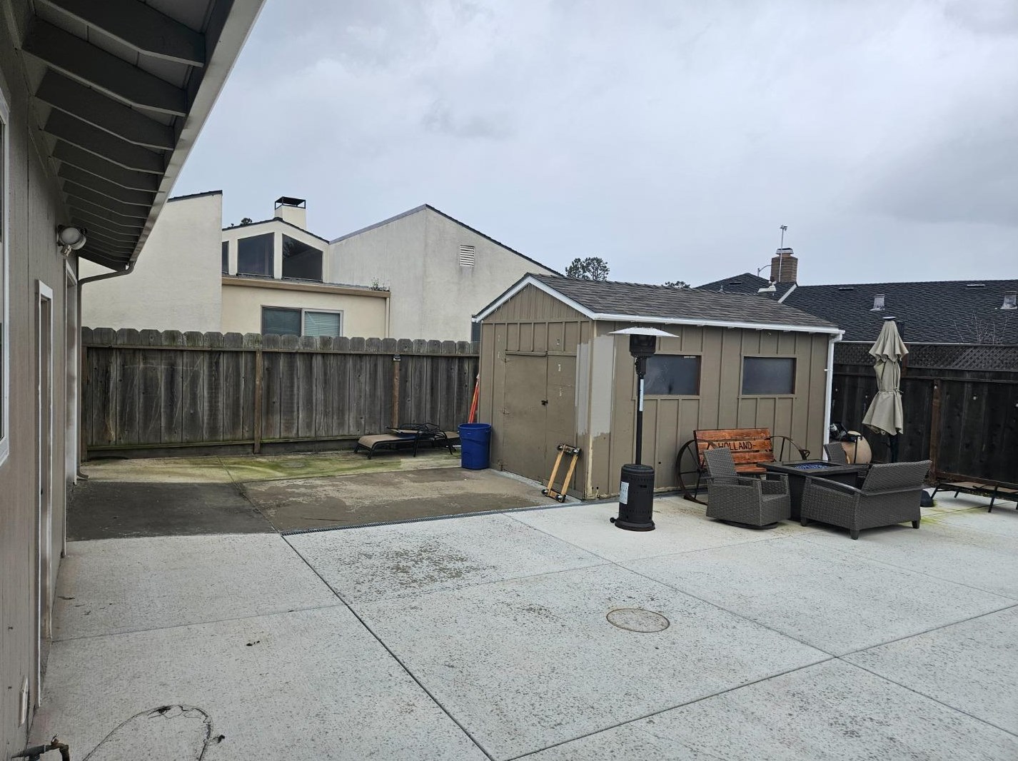 1051 Greenwood Pl, Salinas CA  93901-1813 exterior