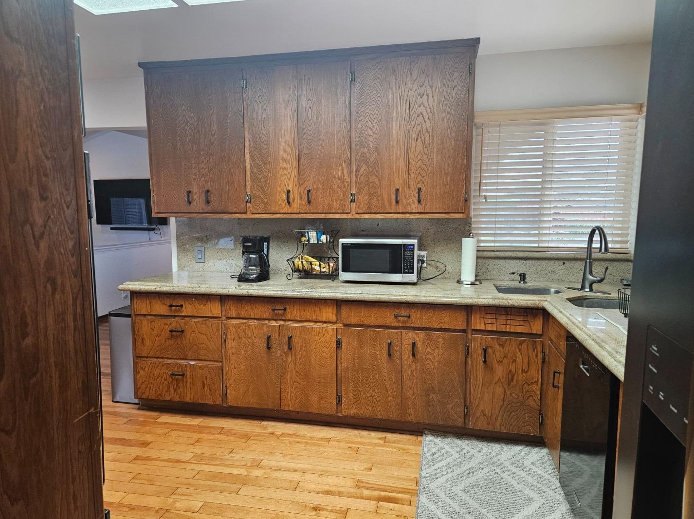 1051 Greenwood Pl, Salinas CA  93901-1813 exterior