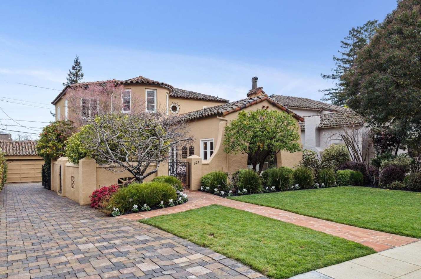 527 Edinburgh St, San Mateo, CA 94402-2240