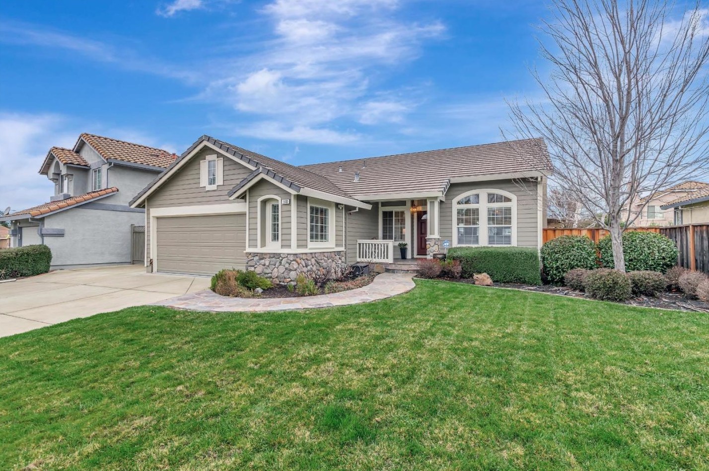 948 Marcella St, Livermore, CA 94550-8504