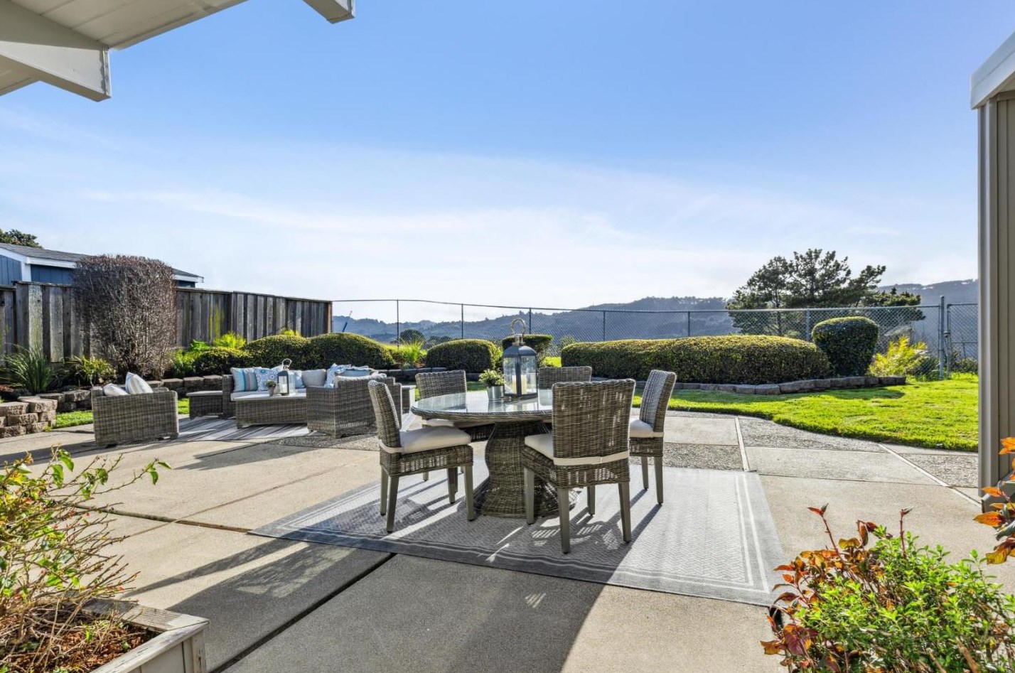 1636 Lexington Ave, San Mateo CA  94402-3836 exterior