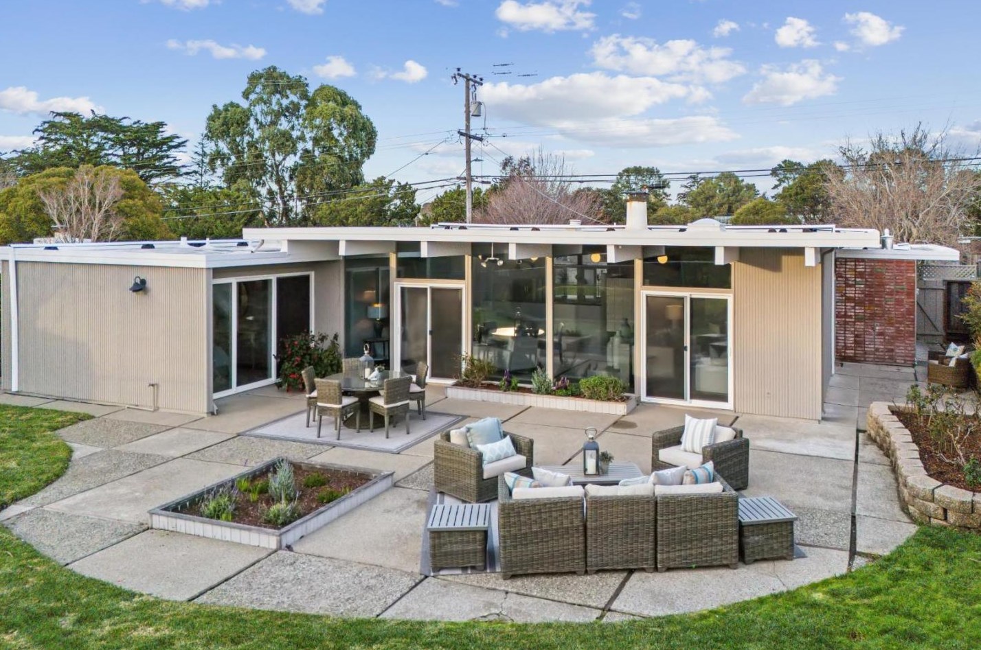 1636 Lexington Ave, San Mateo CA  94402-3836 exterior