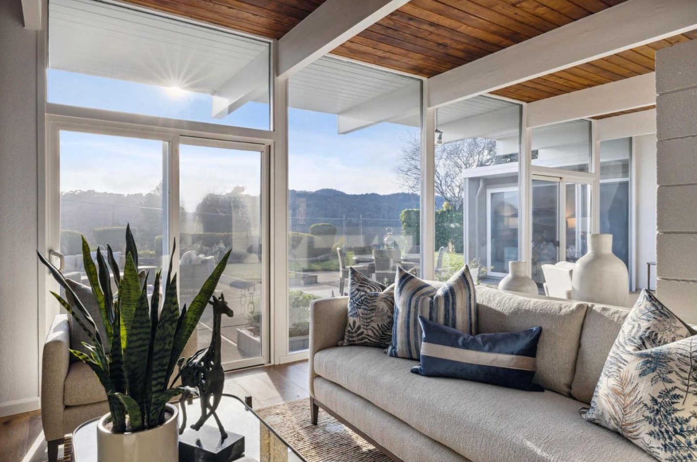 1636 Lexington Ave, San Mateo CA  94402-3836 exterior