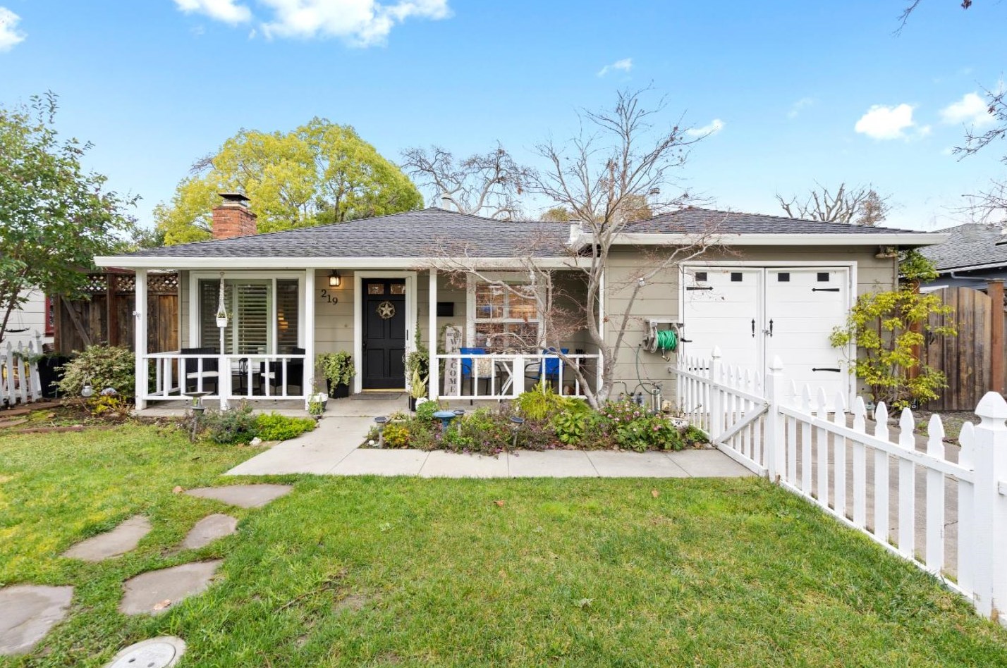 219 E St, Redwood City, CA 94063