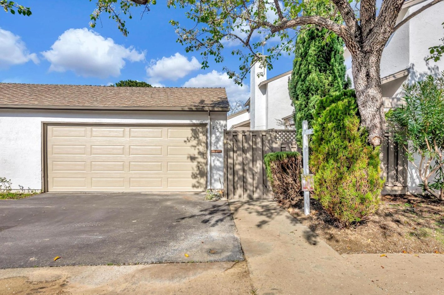 875 Erickson Ln, San Mateo CA  94404-2912 exterior