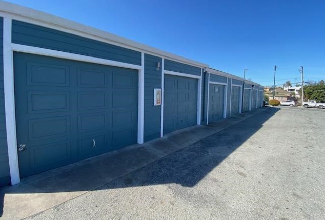 154 Madeira Ave, Salinas CA  93905-2063 exterior