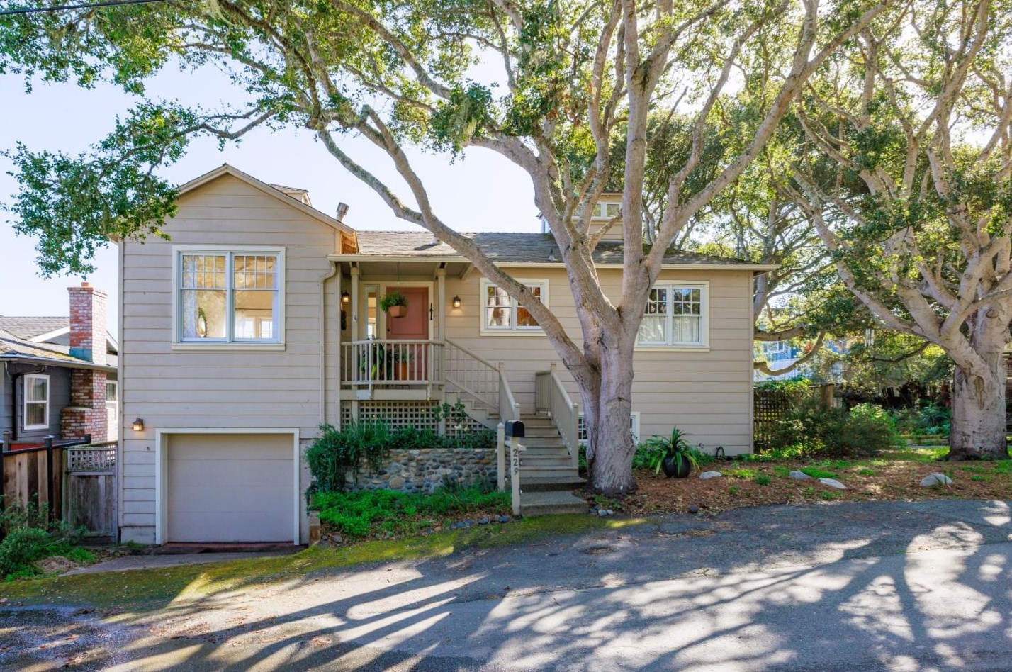 229 Locust St, Del Monte Park, CA 93950