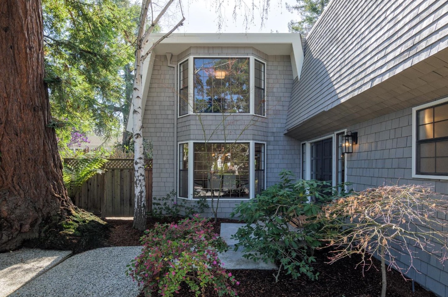1270 University Ave, Palo Alto, CA 94301