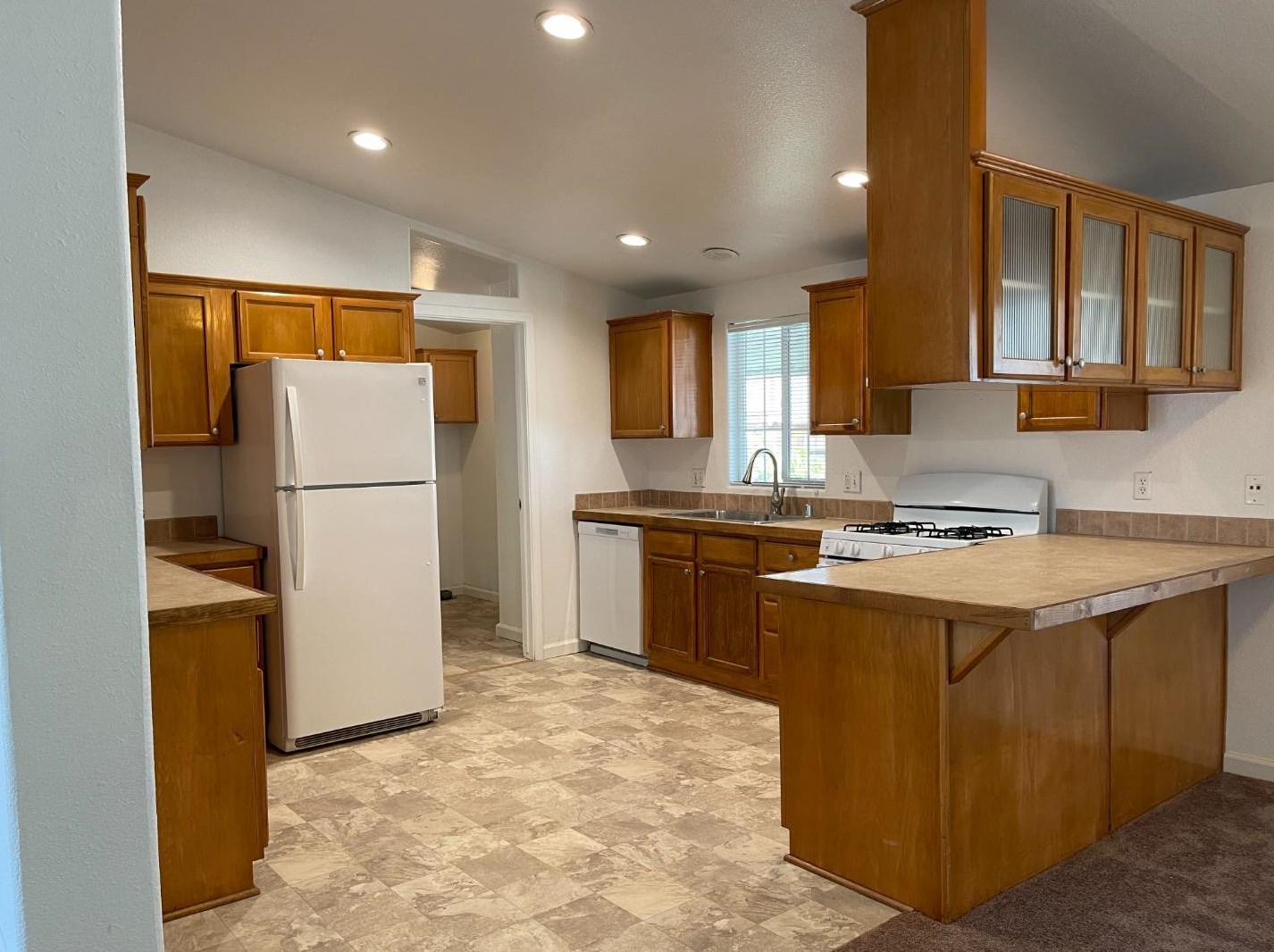117 Peartree Ln 117, Hollister, CA 95023