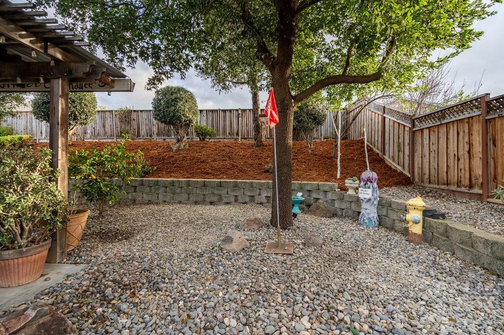 1235 Quail Ridge Way, Hollister CA  95023-9180 exterior