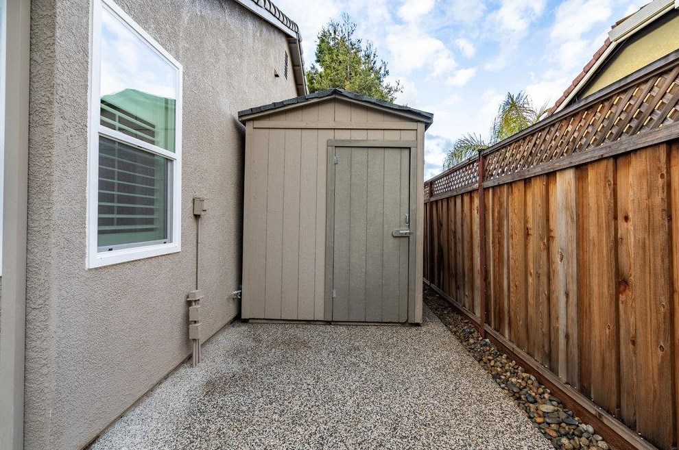 1235 Quail Ridge Way, Hollister CA  95023-9180 exterior