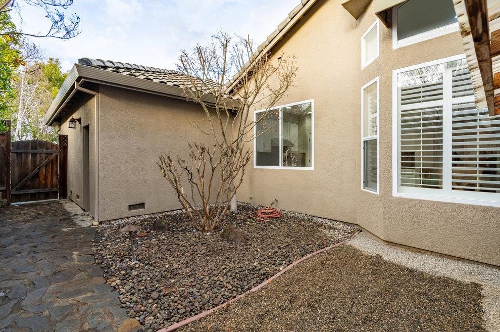 1235 Quail Ridge Way, Hollister CA  95023-9180 exterior
