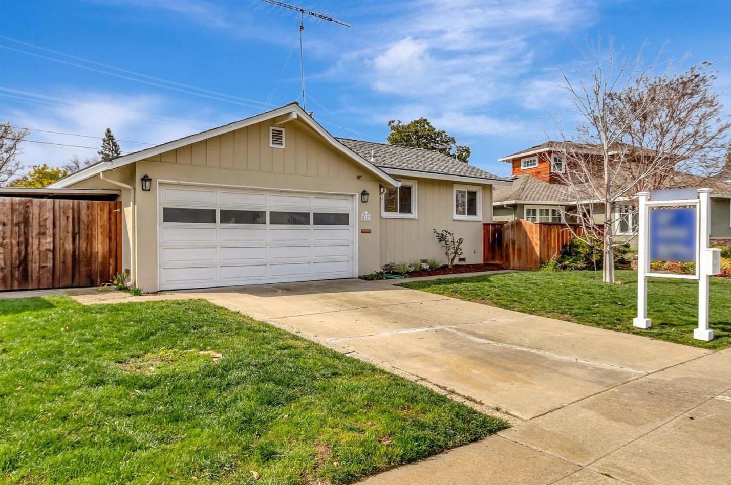 137 Hollycrest Dr, Los Gatos, CA 95032