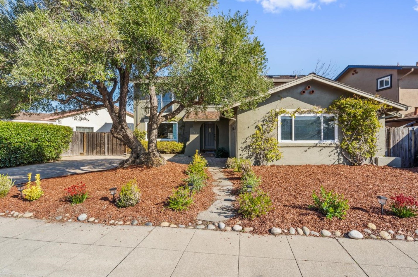 963 Gull Ave, San Mateo, CA 94404-1456