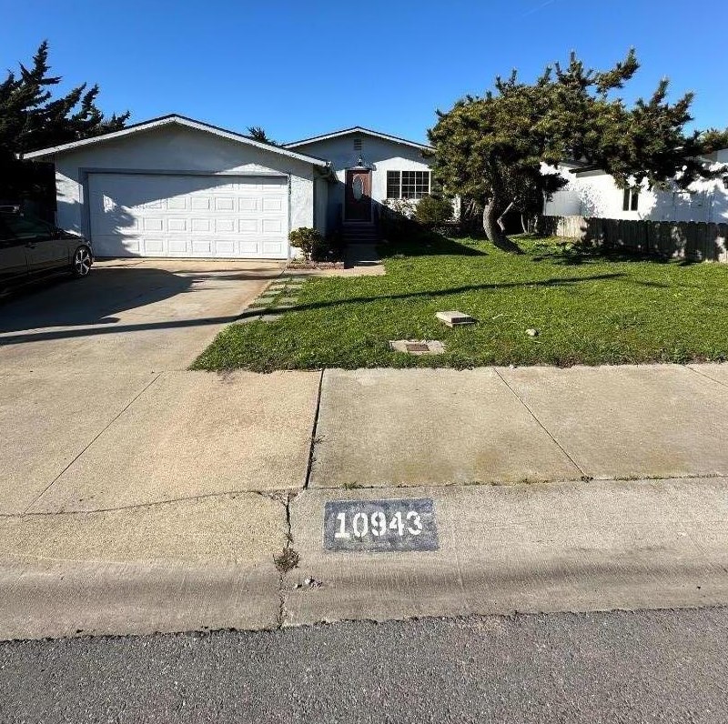 10943 Potrero Rd, Moss Landing, CA 95039-9646