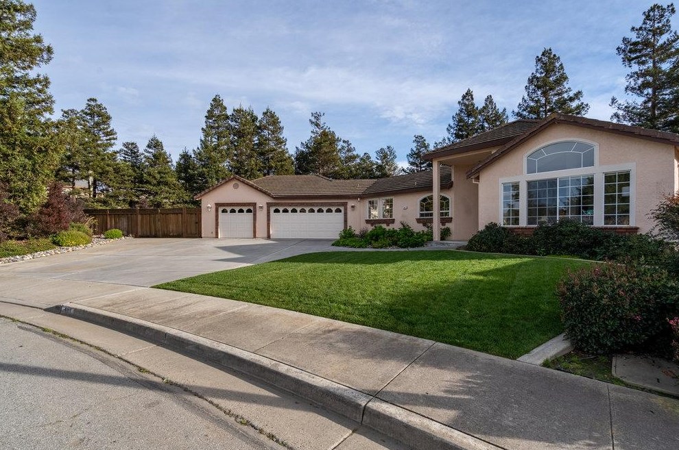 481 Irma Dr, Hollister, CA 95023