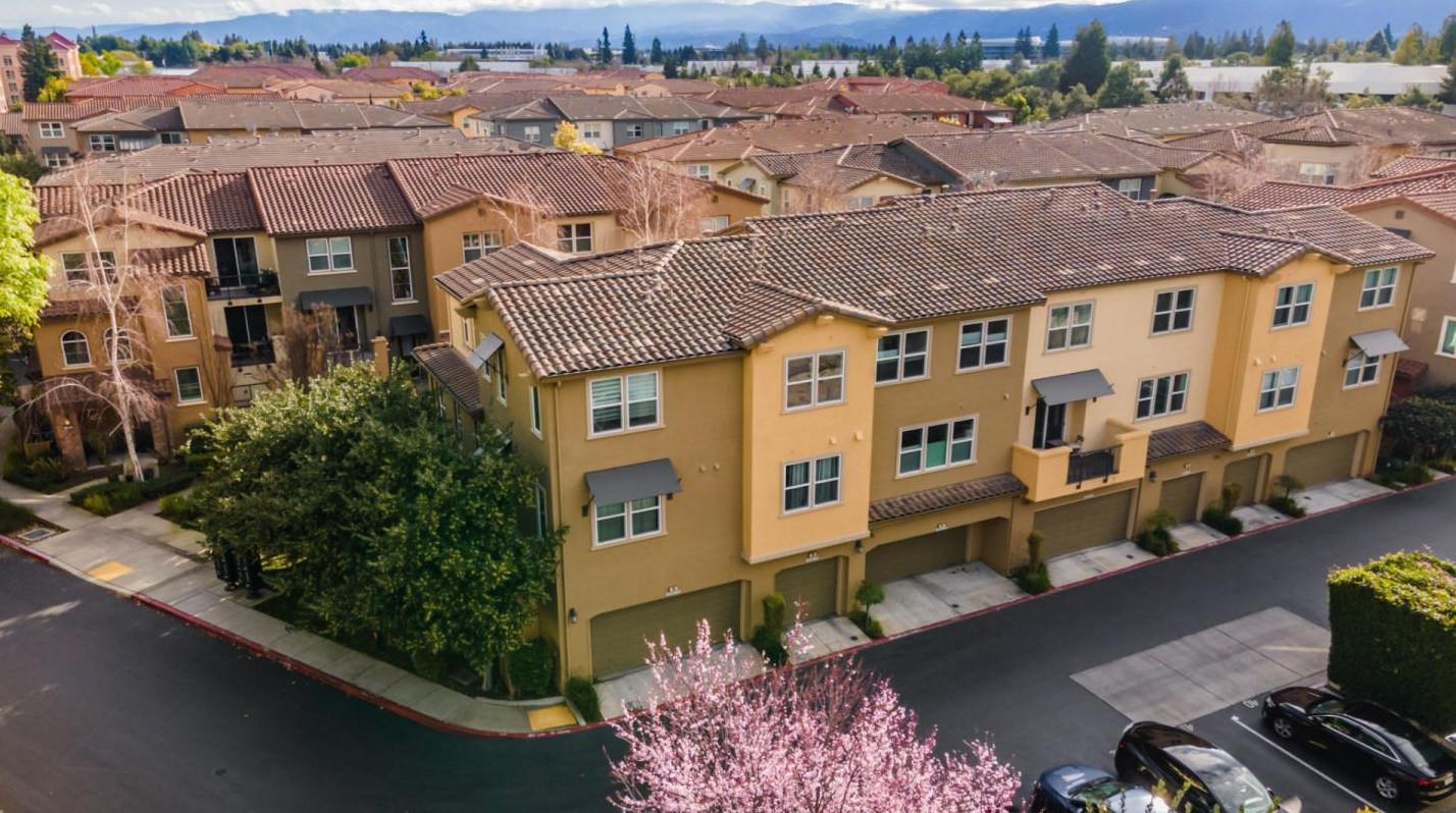 956 Fontana Ter, Sunnyvale, CA 94085-3894