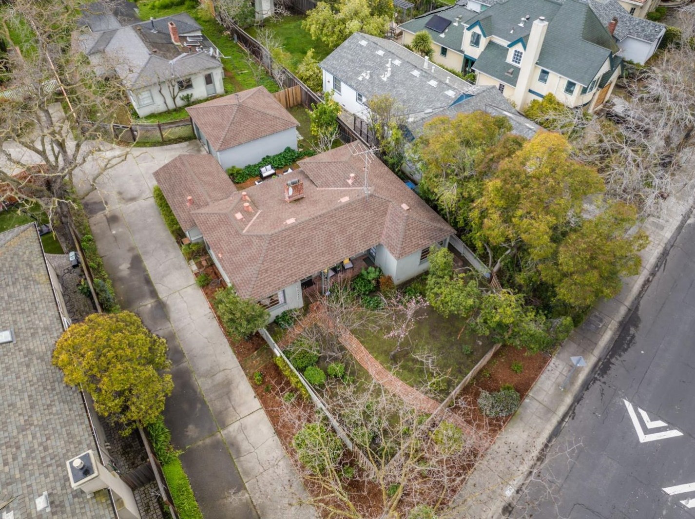 2596 Cowper St, Palo Alto, CA 94301-4218