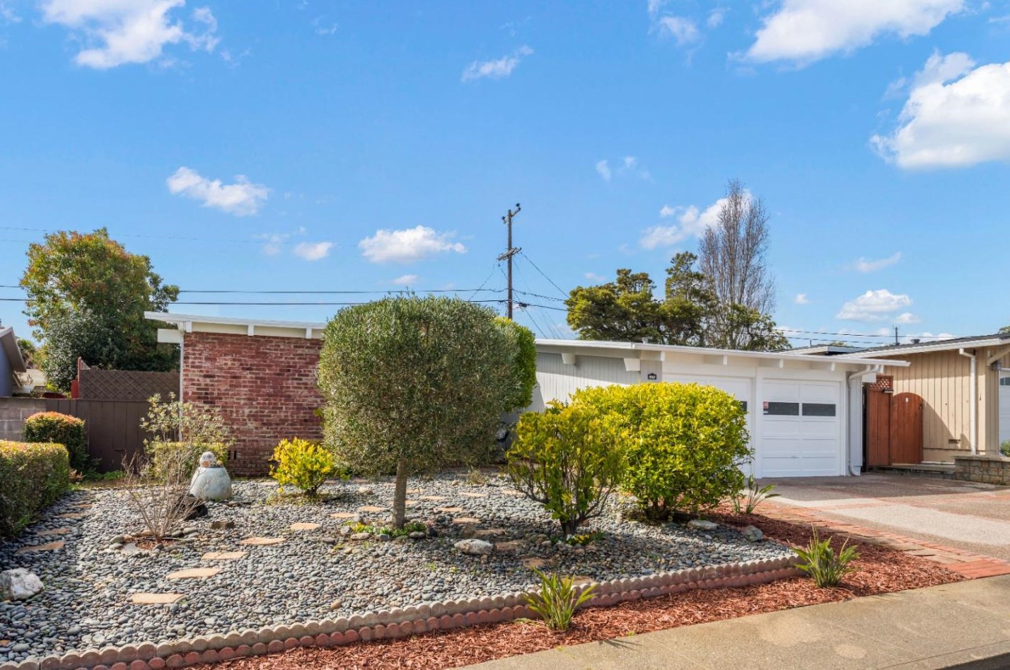 1175 Oakwood Dr, Millbrae, CA 94030-1021