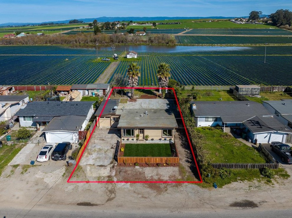 15 Struve Rd, Moss Landing, CA 95039