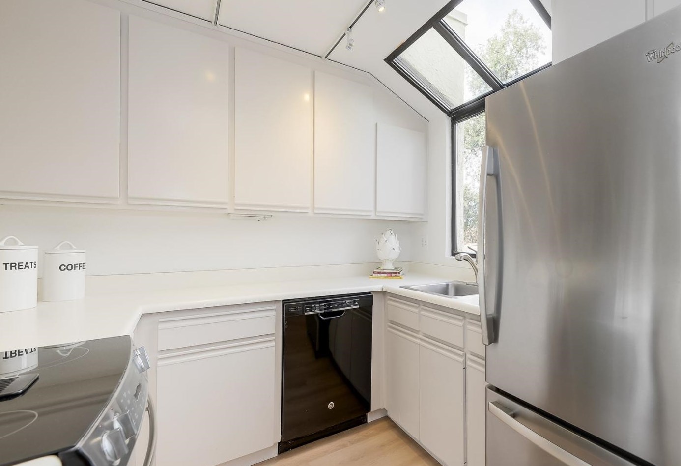 161 California Ave K210, Palo Alto, CA 94306