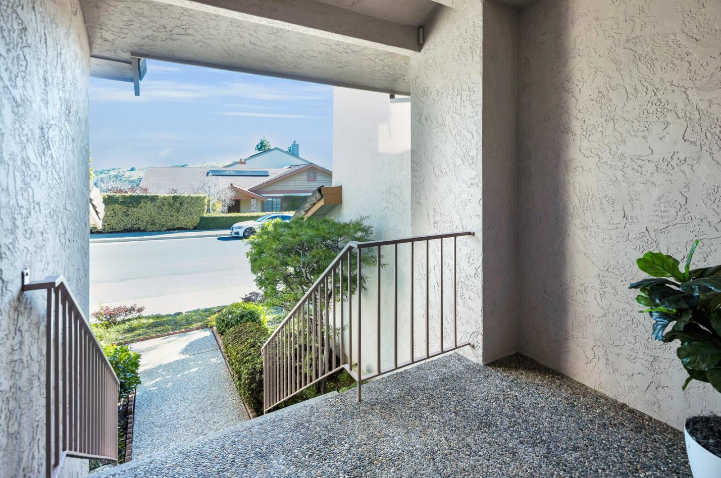 1850 Parkwood Dr, San Mateo CA  94403-3958 exterior