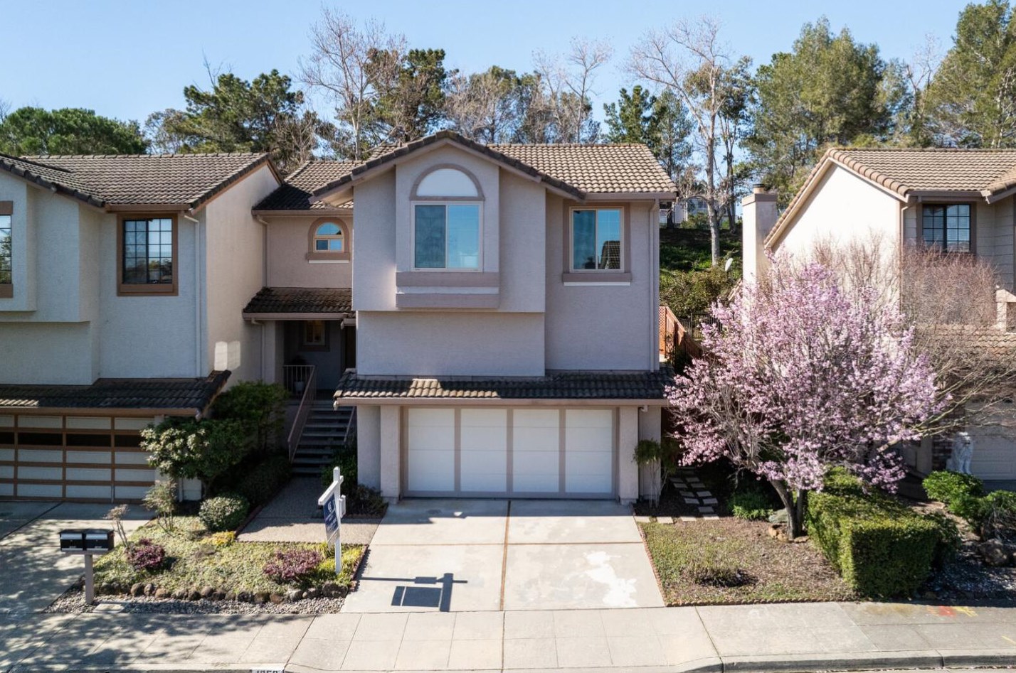 1850 Parkwood Dr, San Mateo CA  94403-3958 exterior