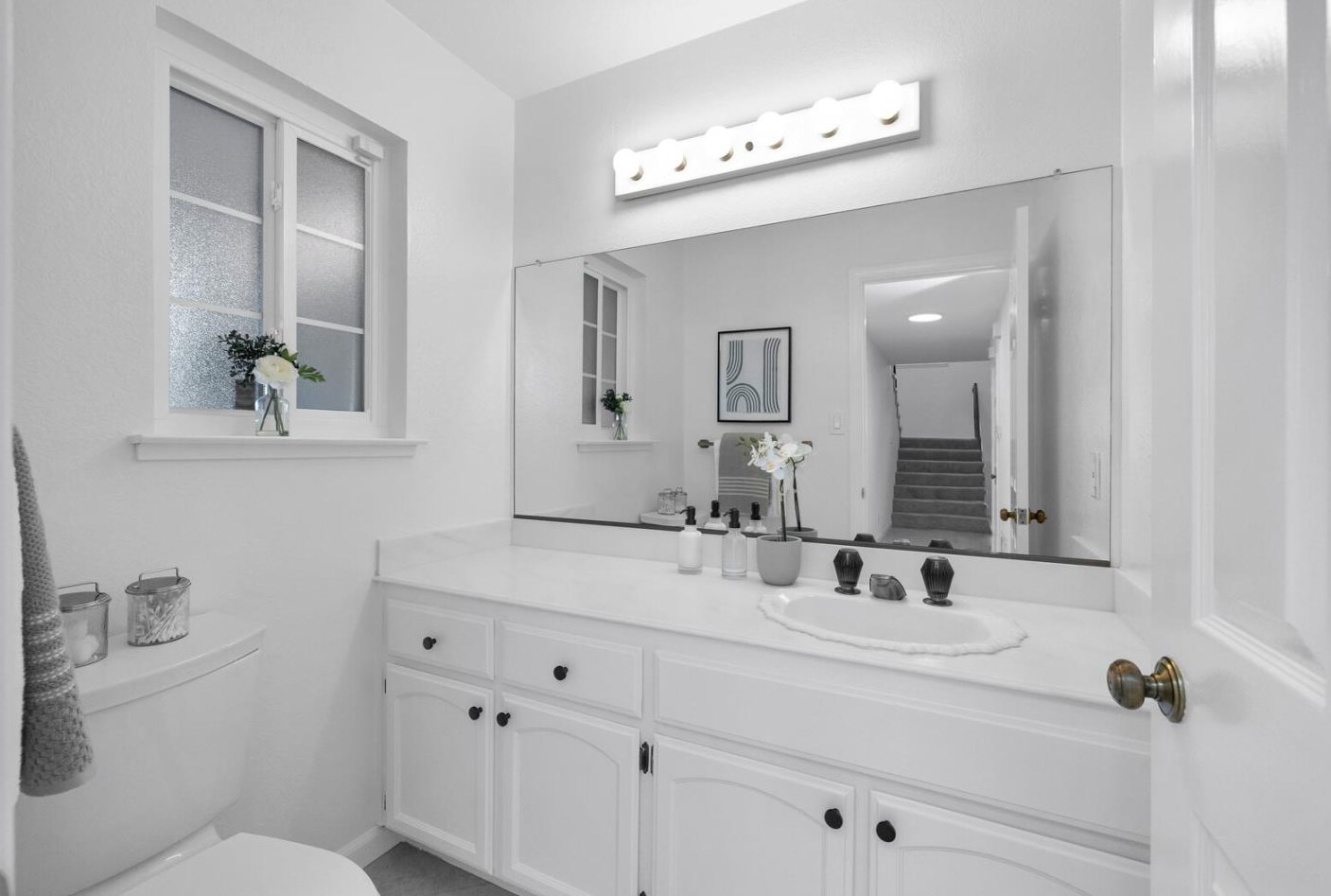 1850 Parkwood Dr, San Mateo CA  94403-3958 exterior