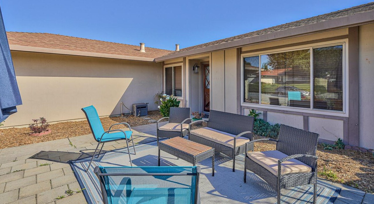704 Adobe Dr, Salinas, CA 93907