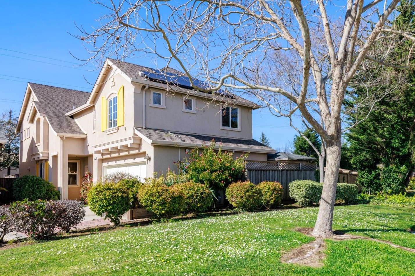 1857 Hemingway Dr, Salinas, CA 93906
