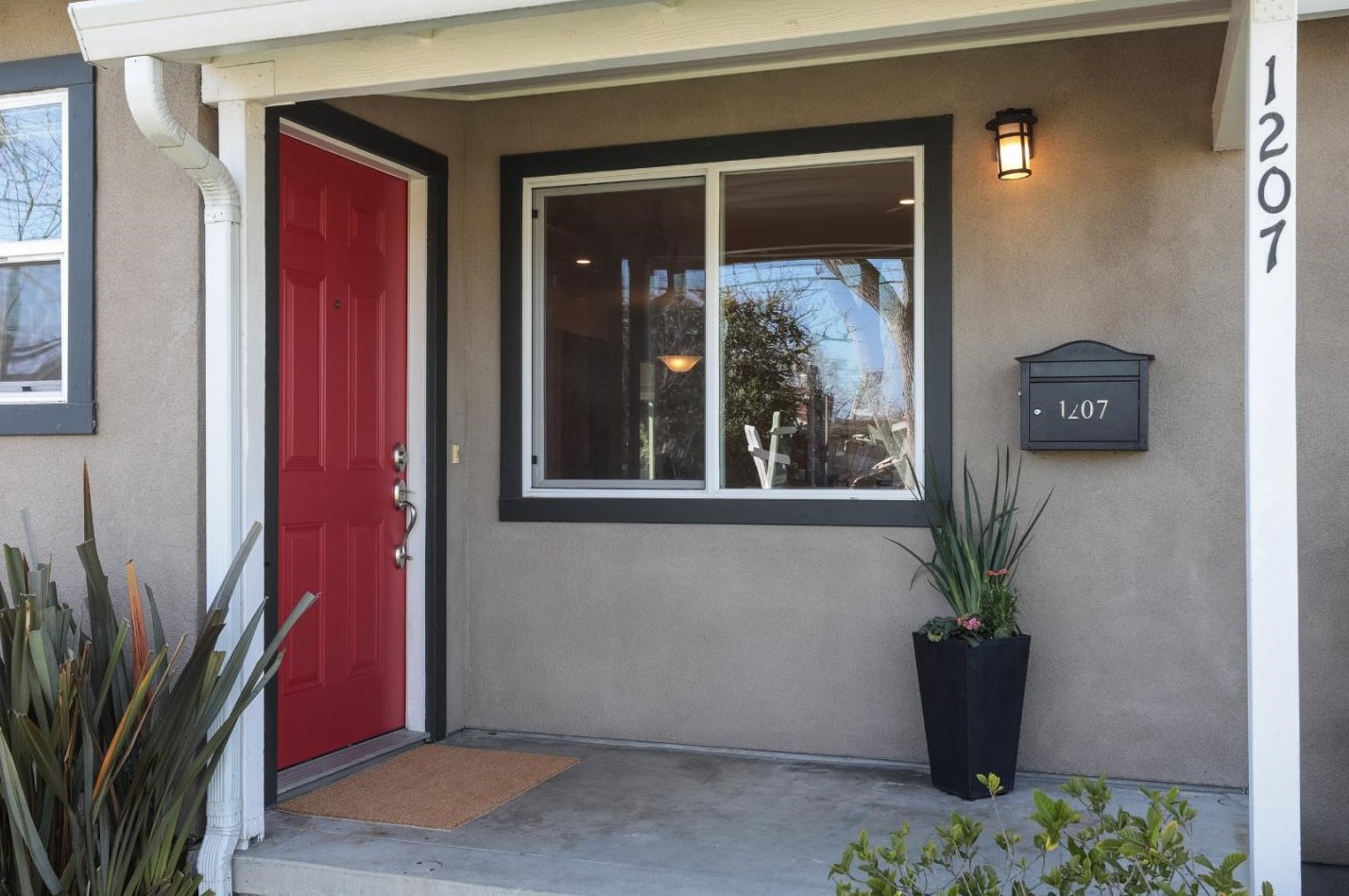 1207 Madera Ave, Menlo Park, CA 94025