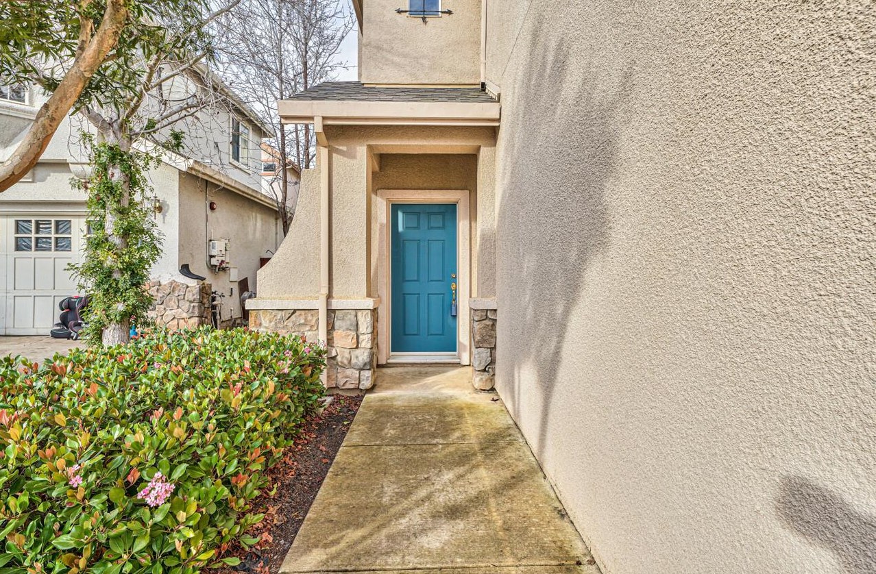 1975 Bradbury St, Salinas, CA 93906